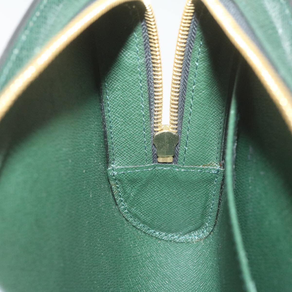 LOUIS VUITTON Taiga Baikal Clutch Bag Epicea M30184 LV Auth cr744