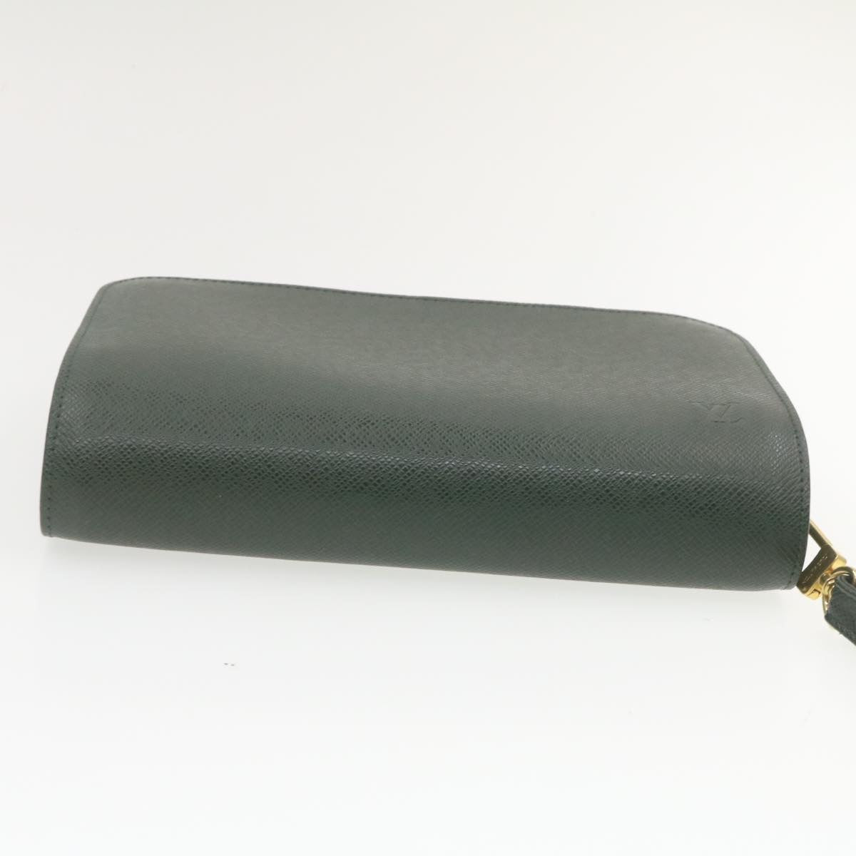 LOUIS VUITTON Taiga Baikal Clutch Bag Epicea M30184 LV Auth cr744
