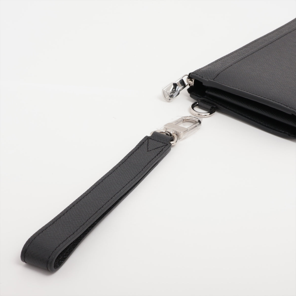 Louis Vuitton Taiga Zippy Dragon M69409 Black Round Zipper Wallet