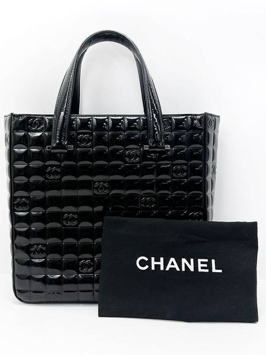 Black enamel chocolate bar 7th division CC logo tote bag 4VCHB32177 Chanel