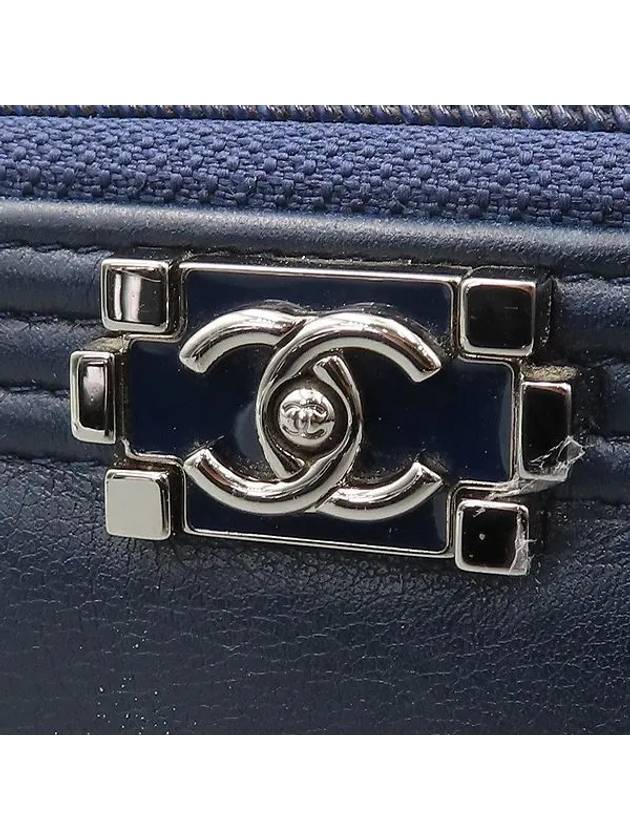 black long wallet Chanel