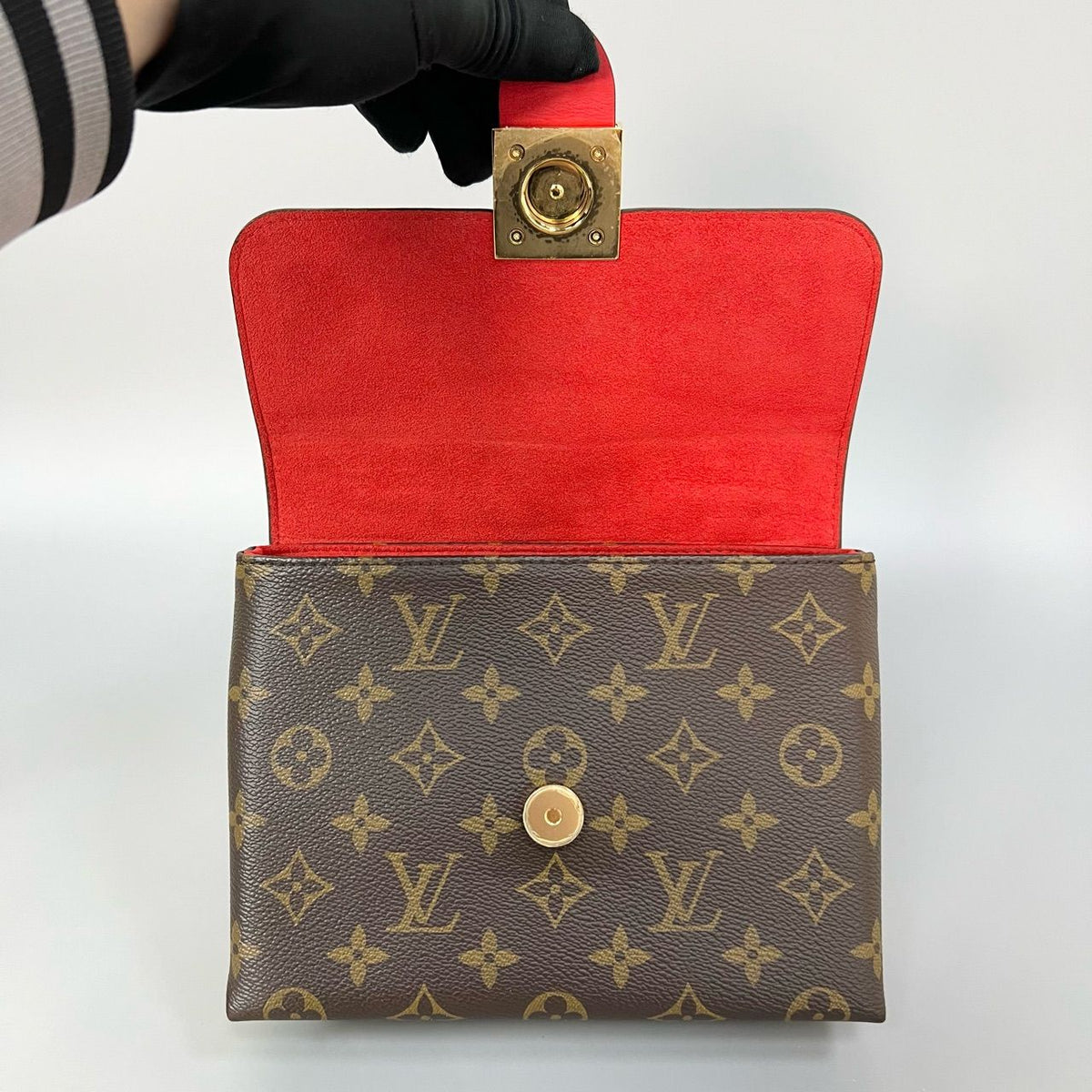 Preloved Louis Vuitton Lock me BB Bag -XJ10738