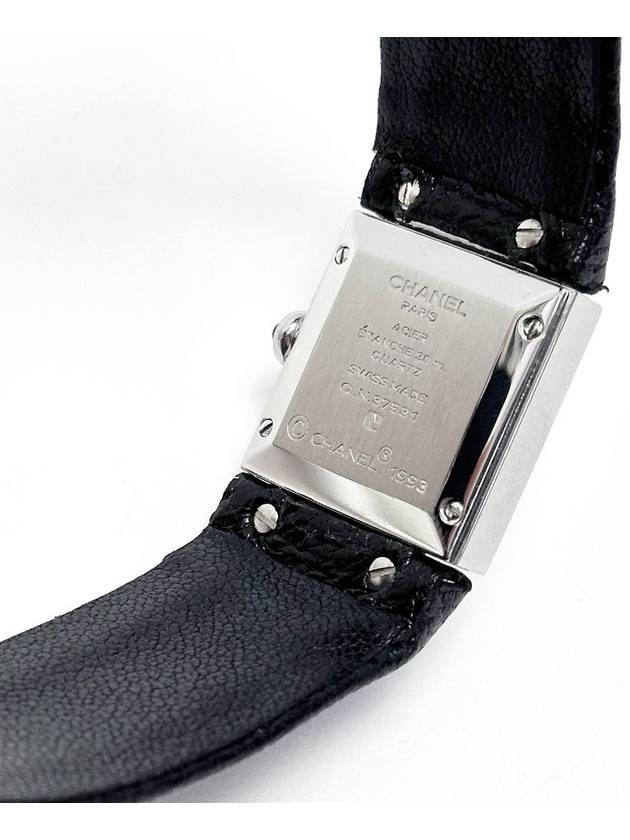 Black silver mattrasse watch 4VCHC22092 Chanel