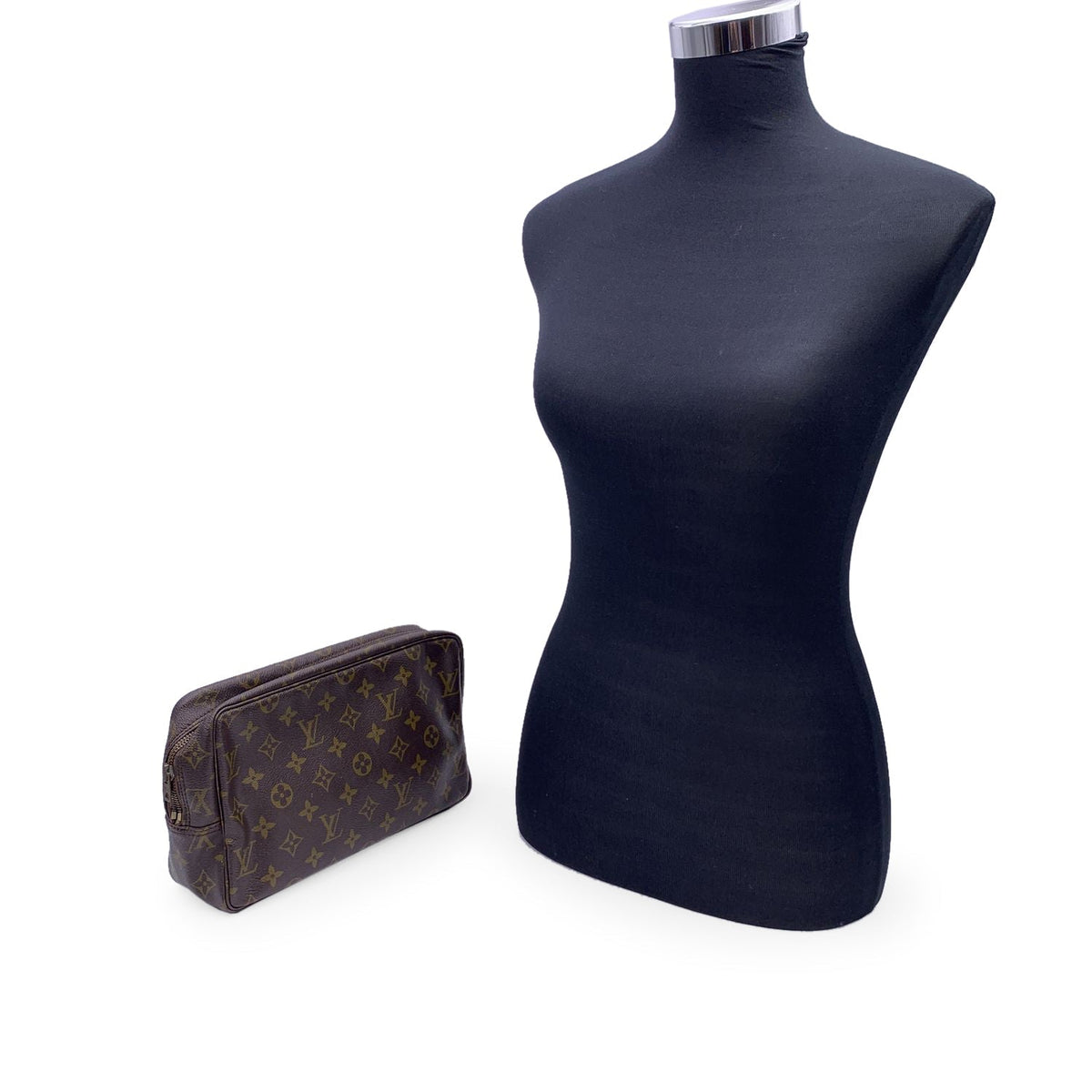 LOUIS VUITTON Vintage Monogram Trousse 28 Cosmetic Bag M47522