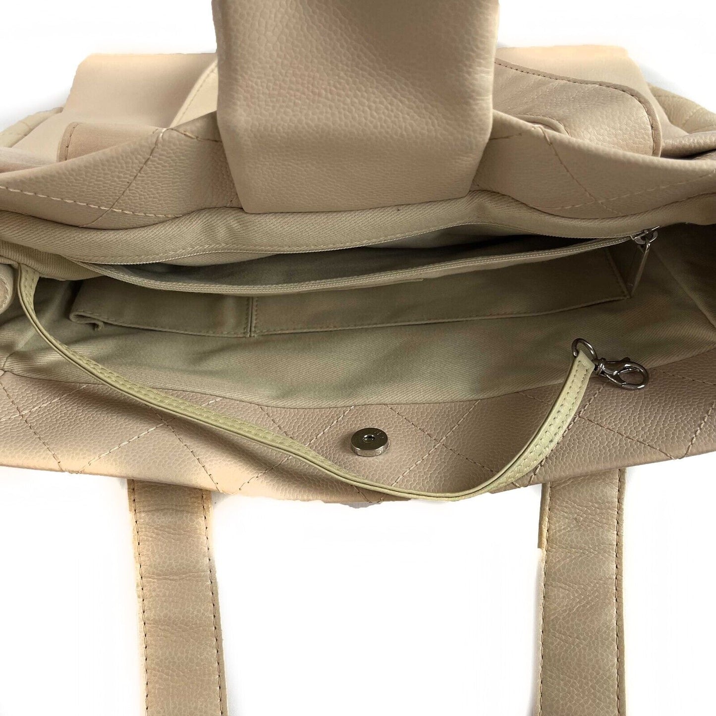 CHANEL Ultimate Executive Tote Medium