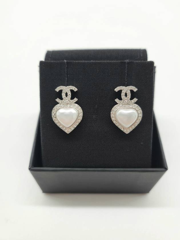 CC Logo Heart Pearl Earrings Silver Chanel