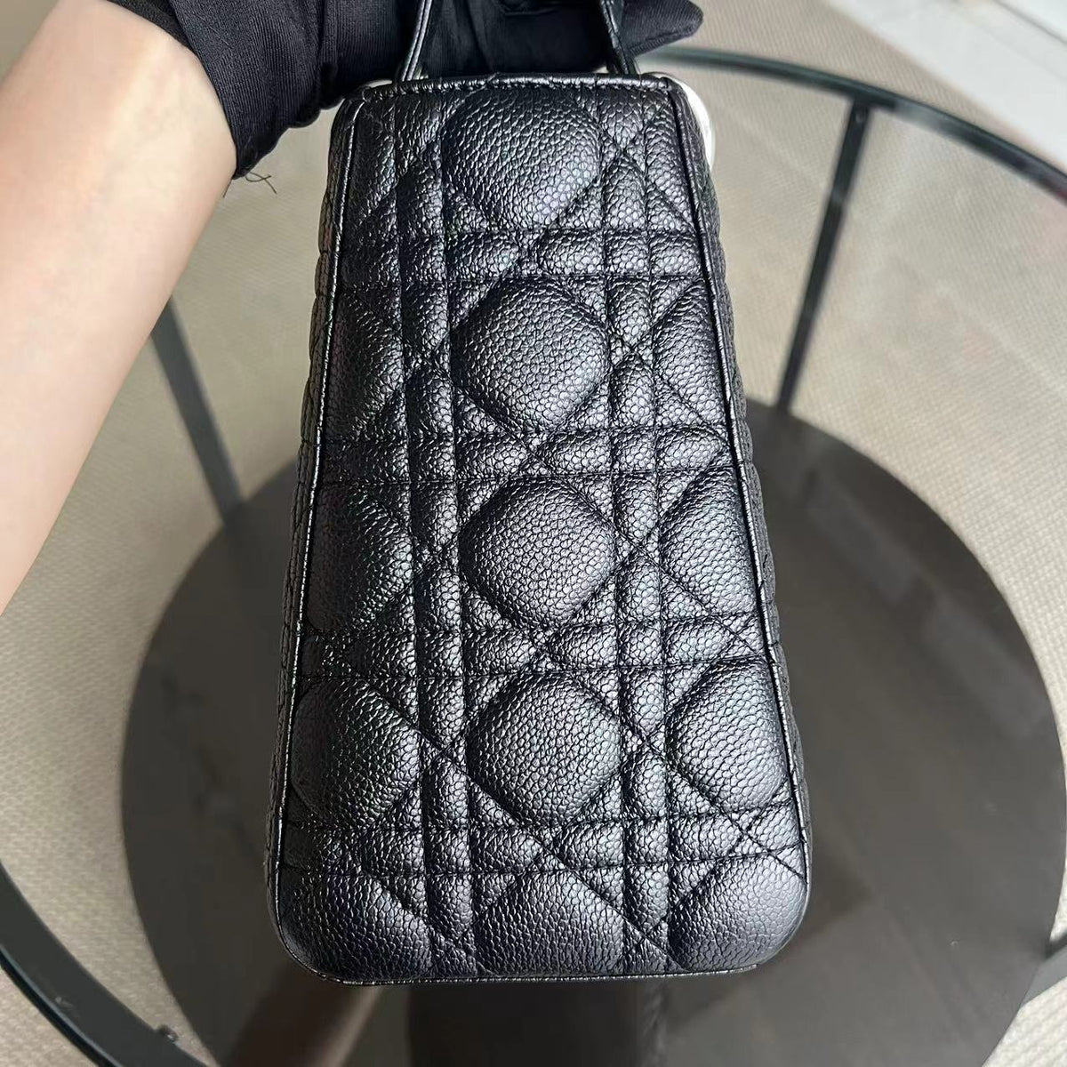 *Rare Caviar* Lady Medium Grained Calfskin Black Silver Hardware