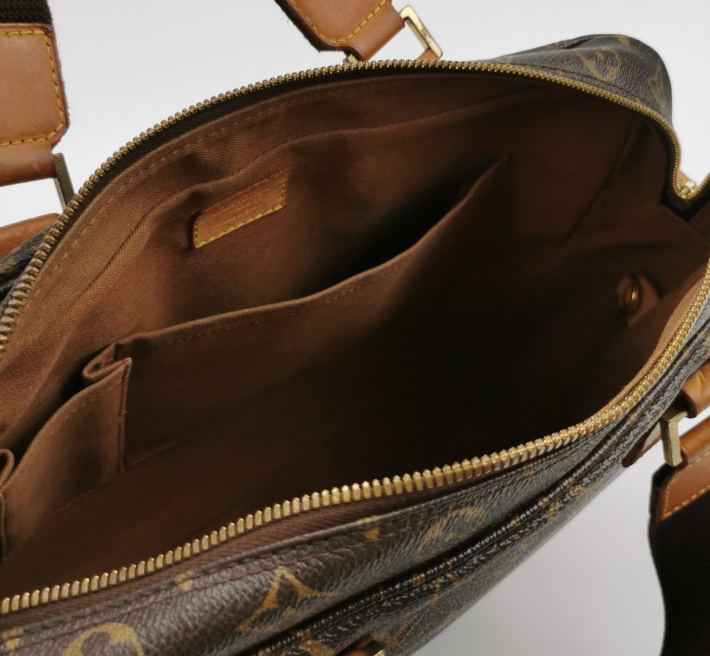 Preloved Louis Vuitton (LV) Sac Bosphore Monogram Bag 34.5cm 250326781121303