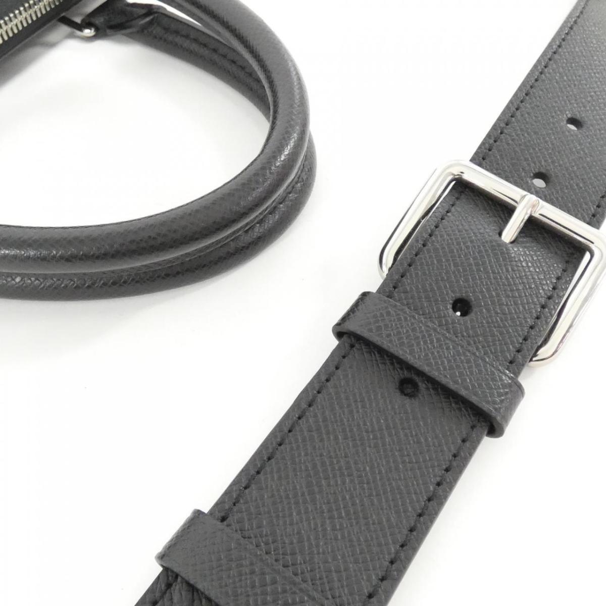 Louis Vuitton Taiga Vertical Tote M30811 Bag