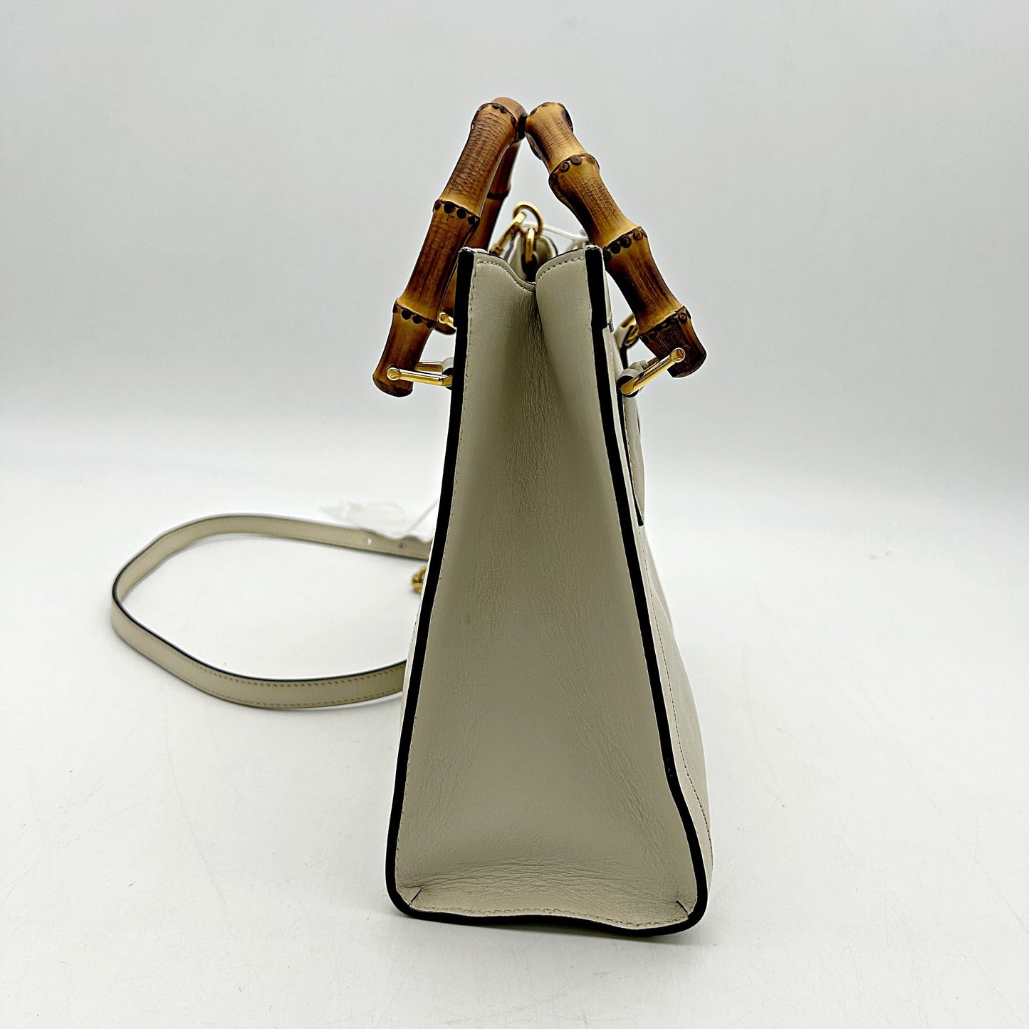 GUCCI Wonka Grain Calfskin Small Diana Tote Bag Mystic White Cuir  | FASHIONPHILE LA