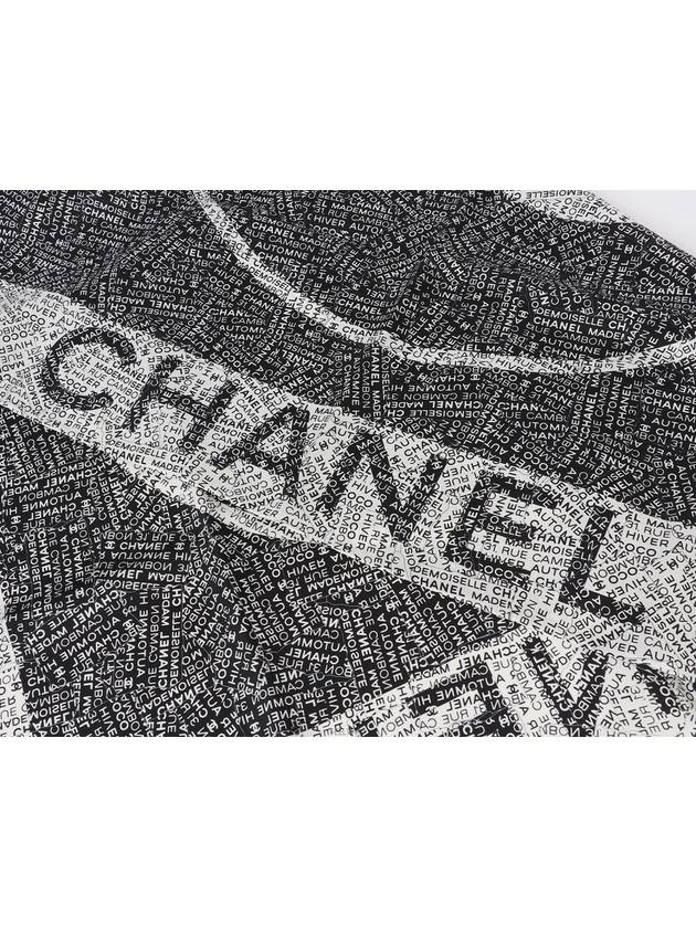 women muffler Chanel
