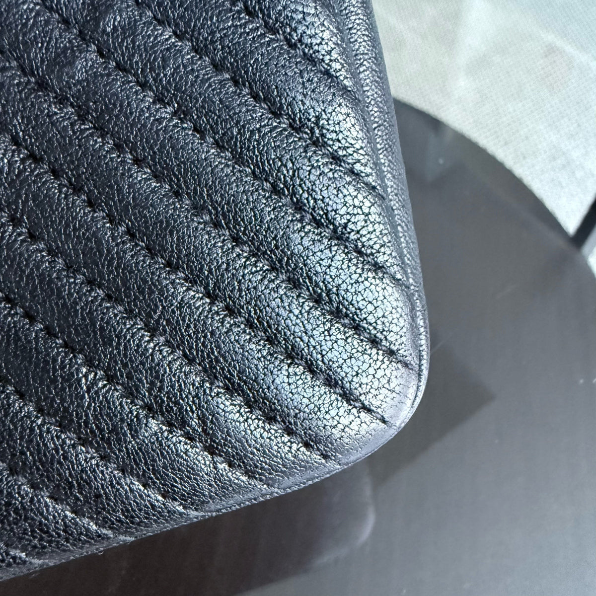 Chanel Seasonal Flap Medium - 25CM Surpique CC Herringbone Medallion Flap Chevron Goatskin Black Gold Hardware Series 21