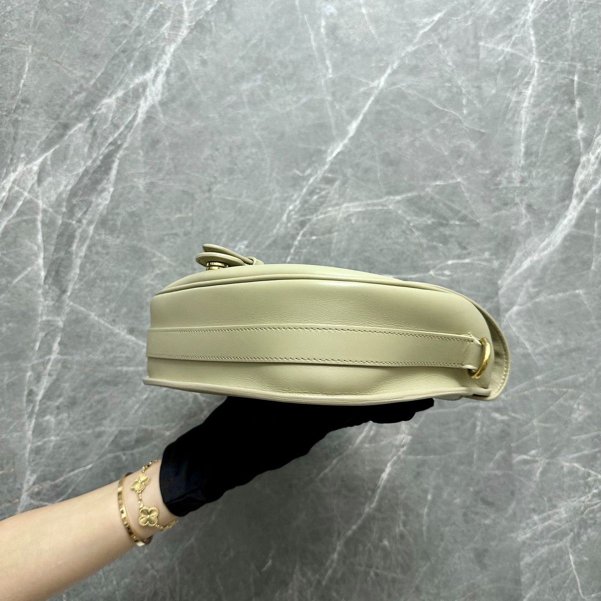Bobby Medium Flap Beige Smooth Calfskin GHW