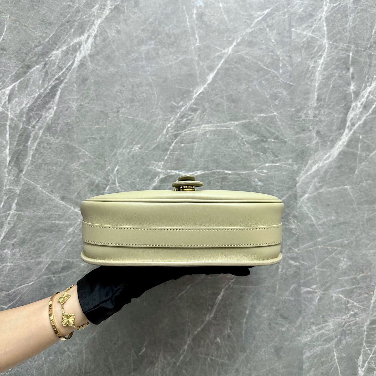 Bobby Medium Flap Beige Smooth Calfskin GHW