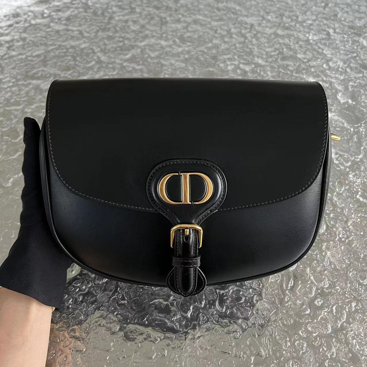 Bobby Medium Smooth Calfskin Black GHW