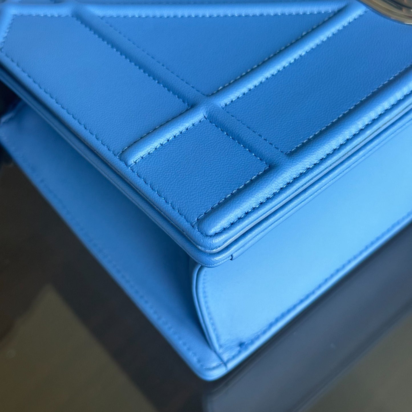 Diorama Ama Medium Smooth Calfskin Blue SHW