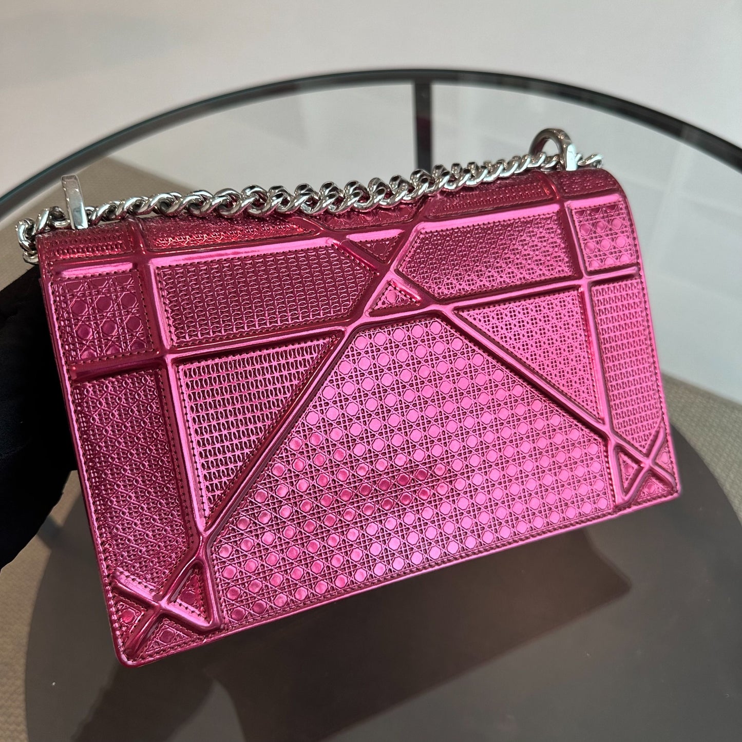 Diorama Medium Metallic Ama Micro-Cannage Pink SHW