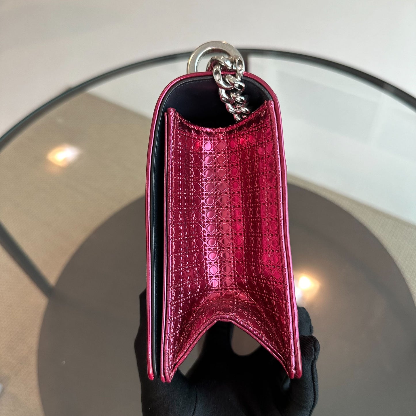 Diorama Medium Metallic Ama Micro-Cannage Pink SHW