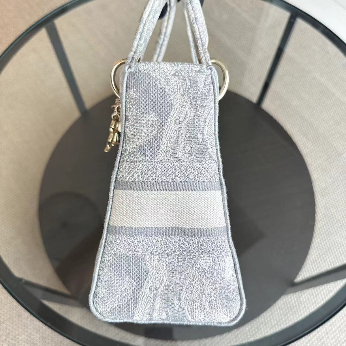 Lady Medium D-Lite Toile de Joue Embroidery Grey LGHW