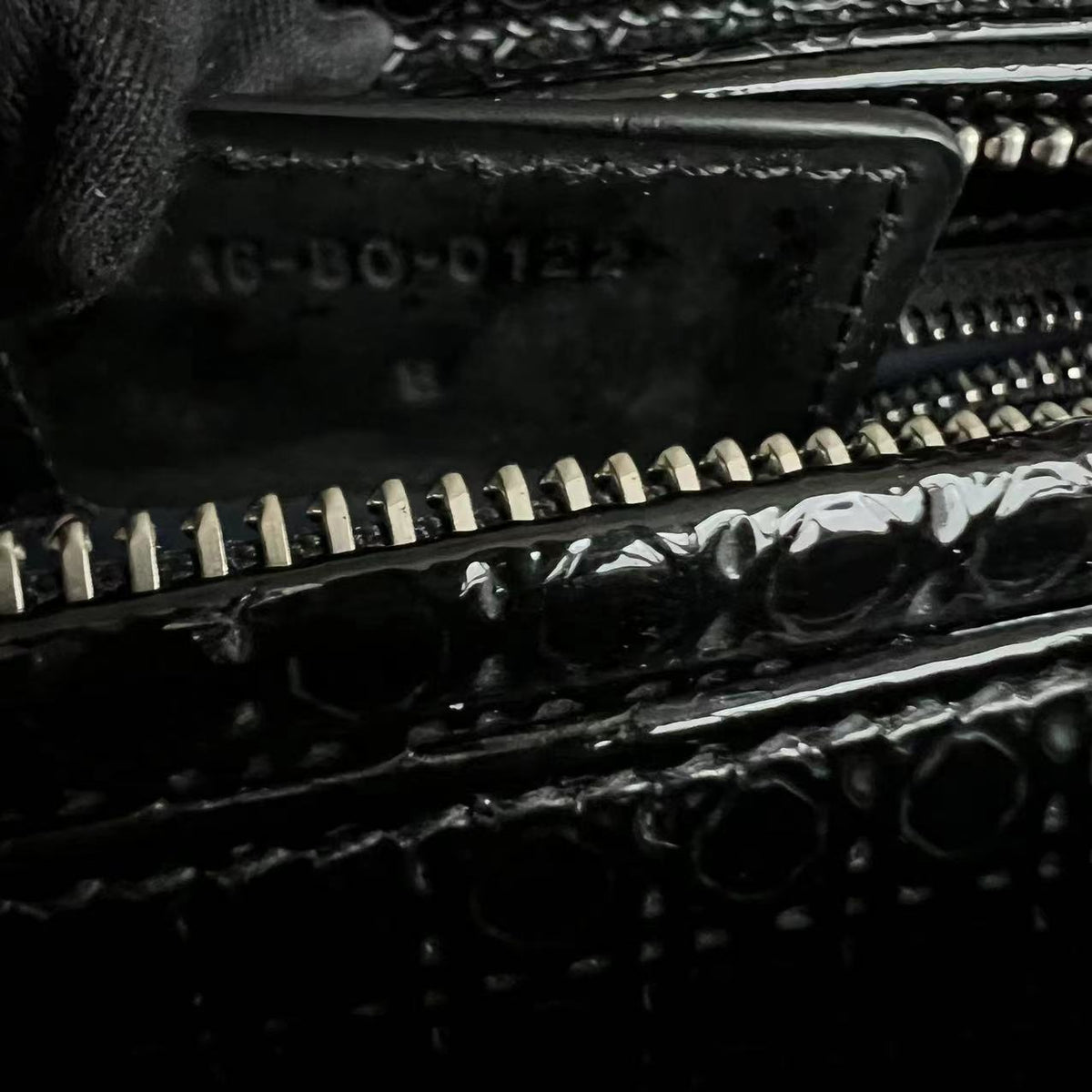 Lady Medium Micro Cannage Patent Calfskin Black SHW