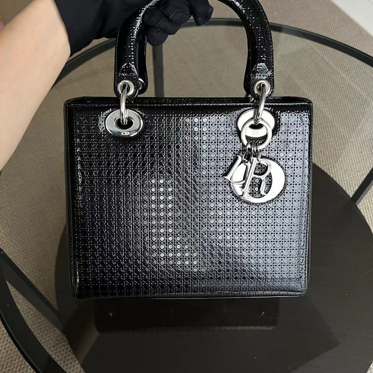 Lady Medium Micro Cannage Patent Calfskin Black SHW