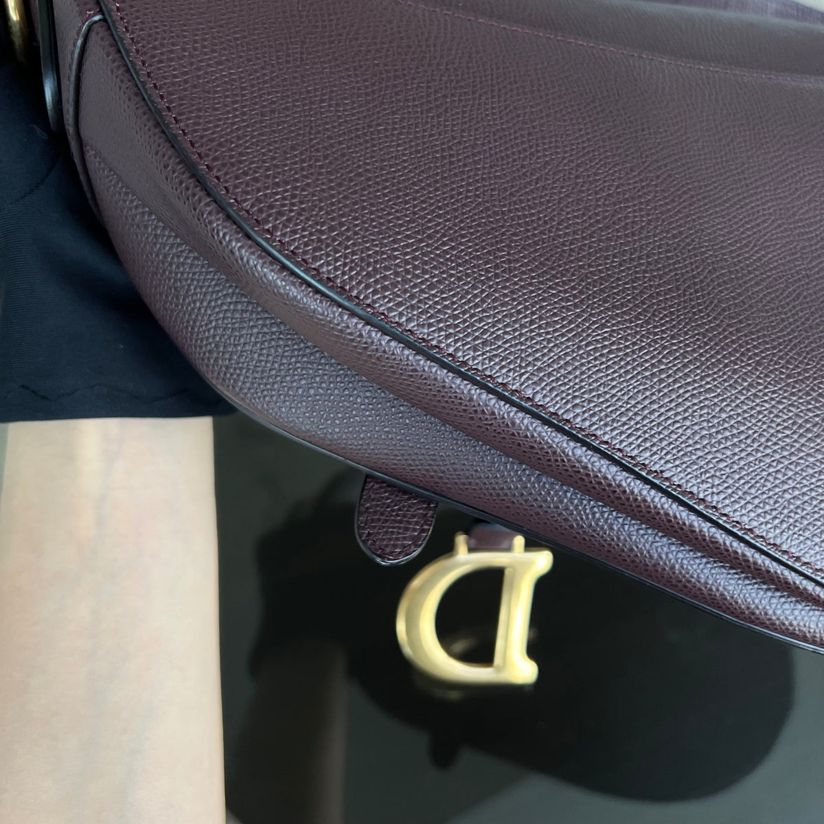Medium Saddle  25CM Grained Calfskin Burgundy Golden Hardware