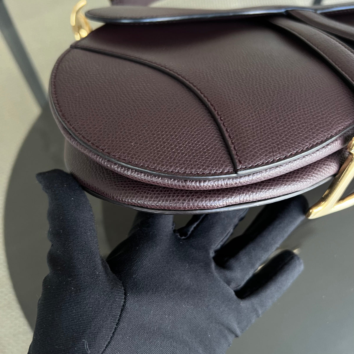 Medium Saddle  25CM Grained Calfskin Burgundy Golden Hardware