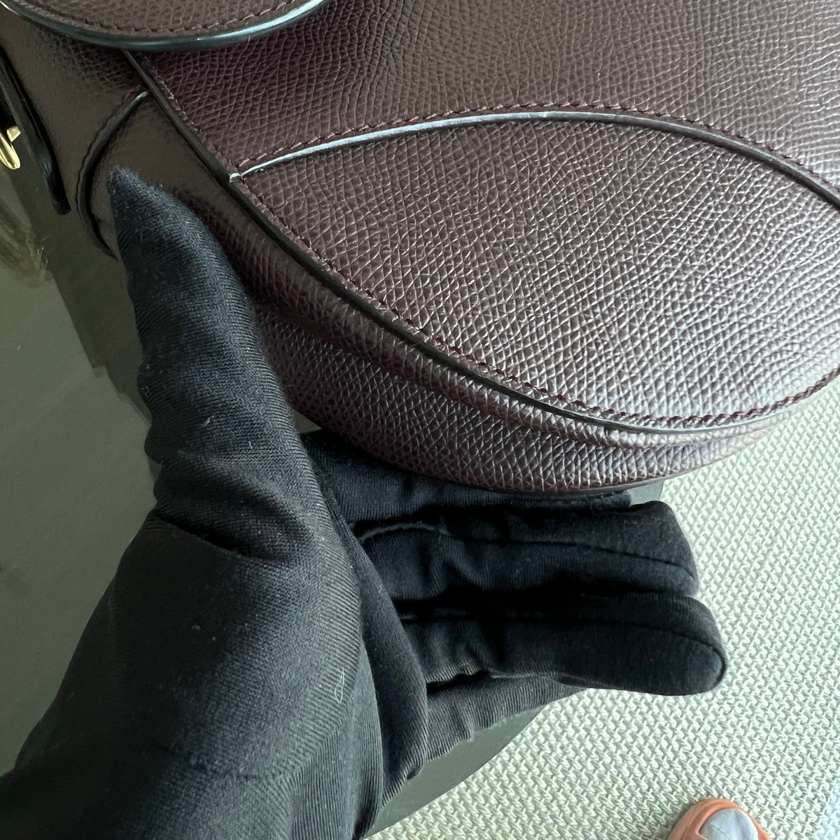 Medium Saddle  25CM Grained Calfskin Burgundy Golden Hardware