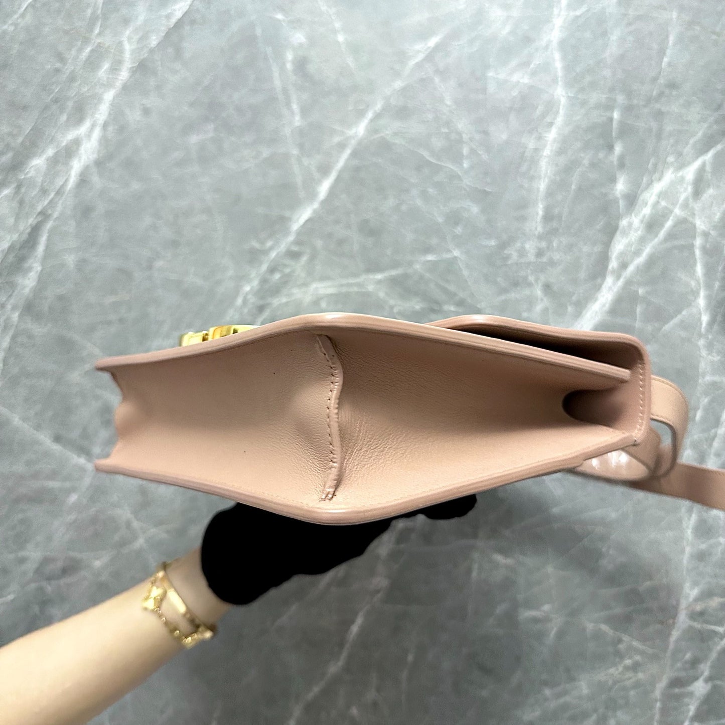 Montaigne 30 Calfskin Medium Beige Shoulder Bag GHW
