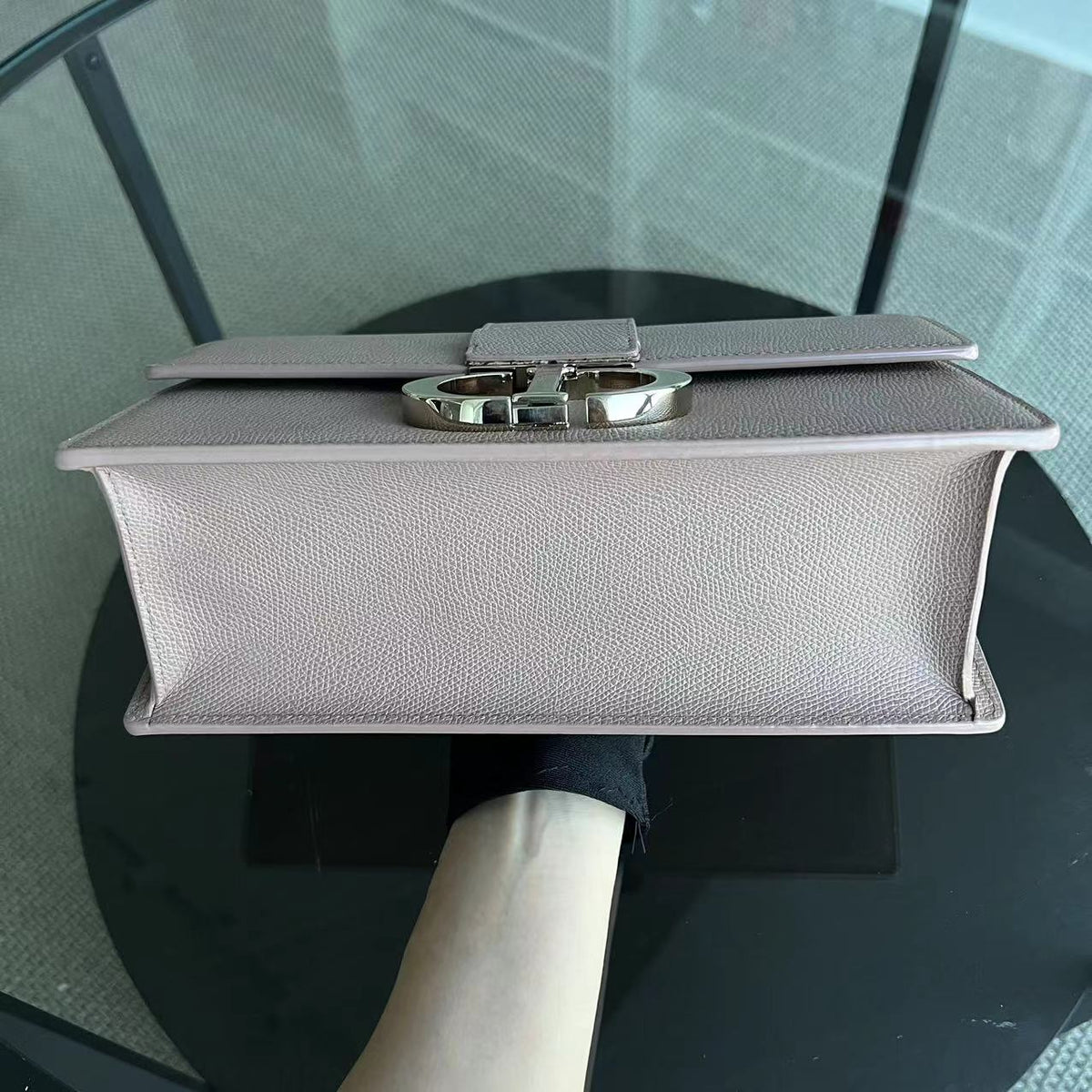 Montaigne 30 East West Grained Calfskin Light Pink Golden Hardware