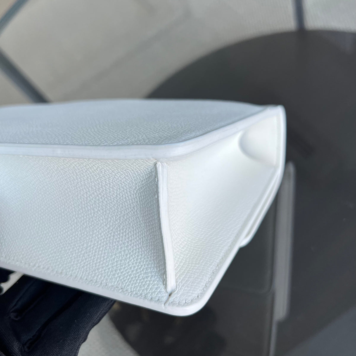 Montaigne 30 Grained Calfskin White Golden Hardware