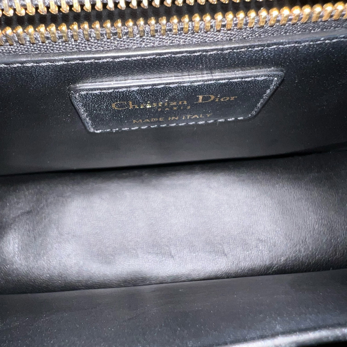 Montaigne 30 Smooth Calfskin Black Golden Hardware