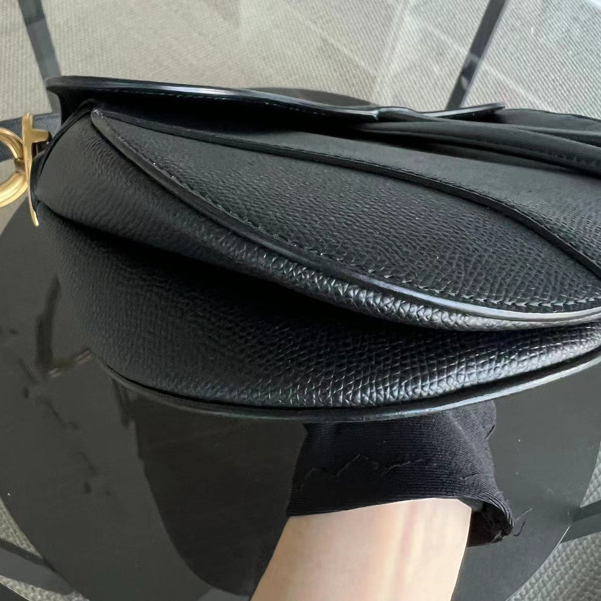 Saddle Medium Grained Calfskin Black Golden Hardware