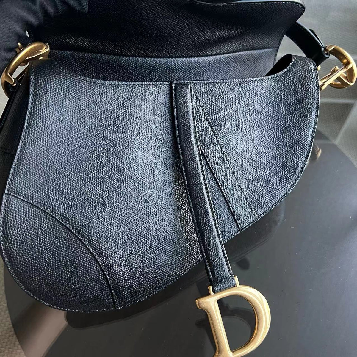 Saddle Medium Grained Calfskin Black Golden Hardware