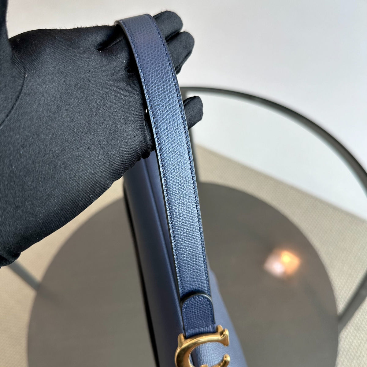 Saddle Medium Grained Calfskin Dark Blue GHW