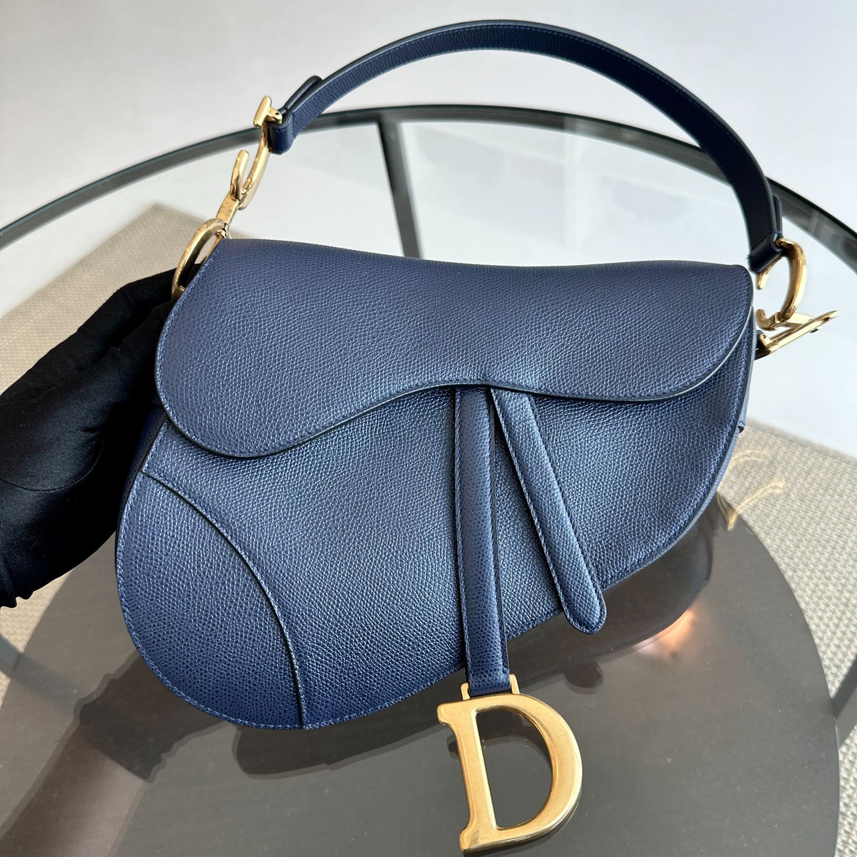Saddle Medium Grained Calfskin Dark Blue GHW