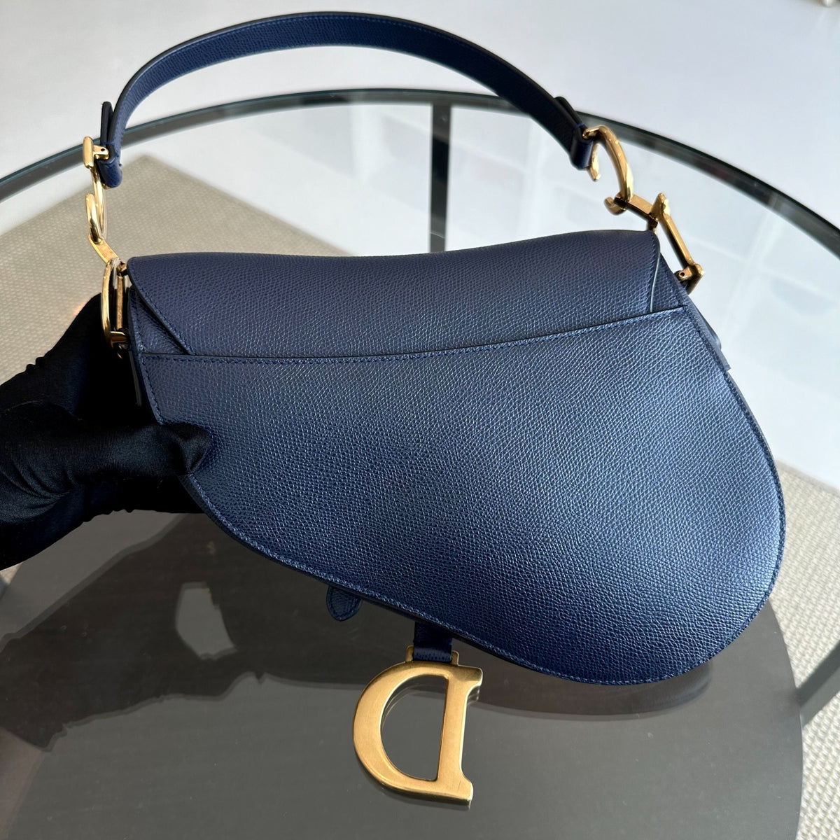 Saddle Medium Grained Calfskin Dark Blue GHW