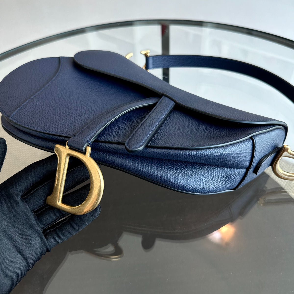 Saddle Medium Grained Calfskin Dark Blue GHW