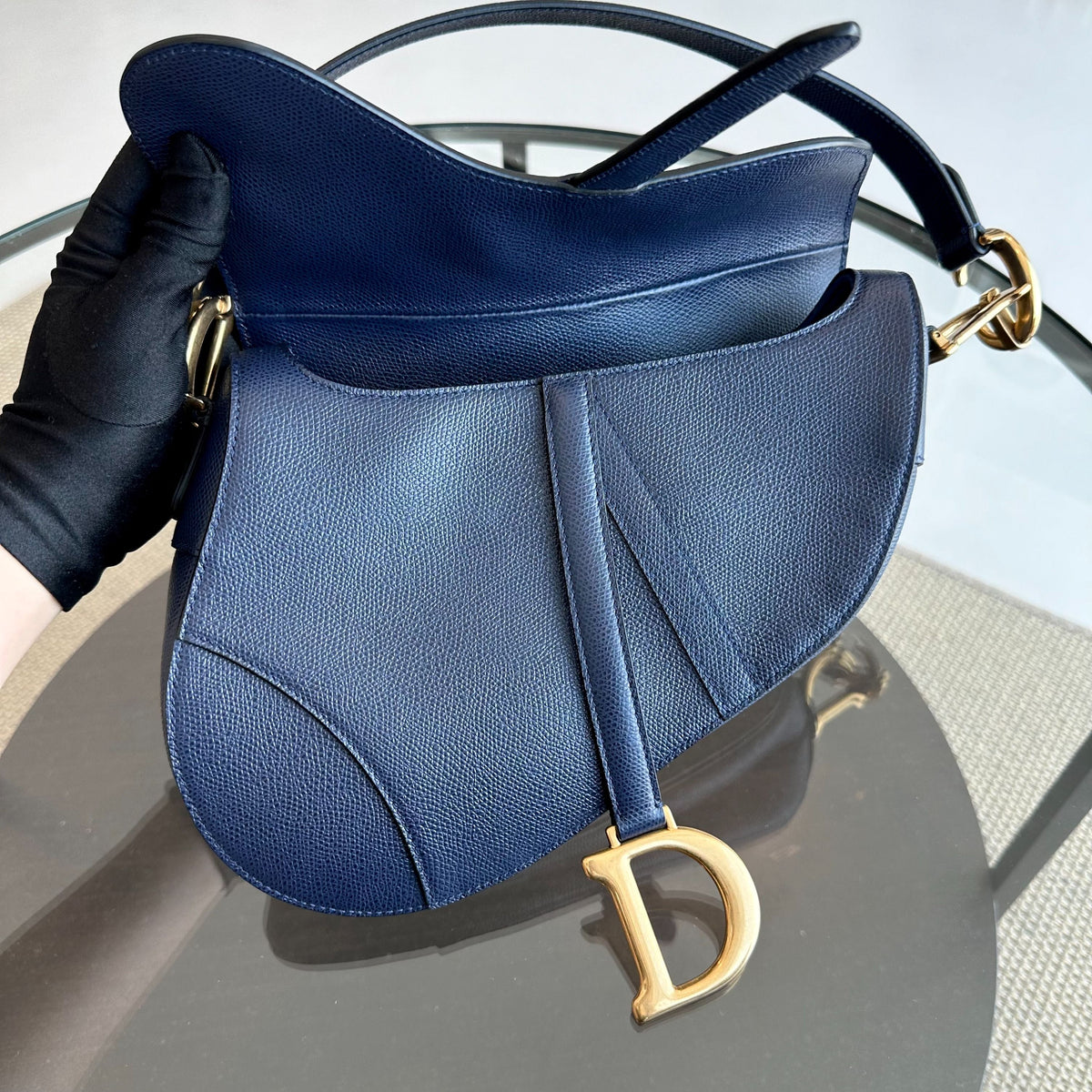 Saddle Medium Grained Calfskin Dark Blue GHW