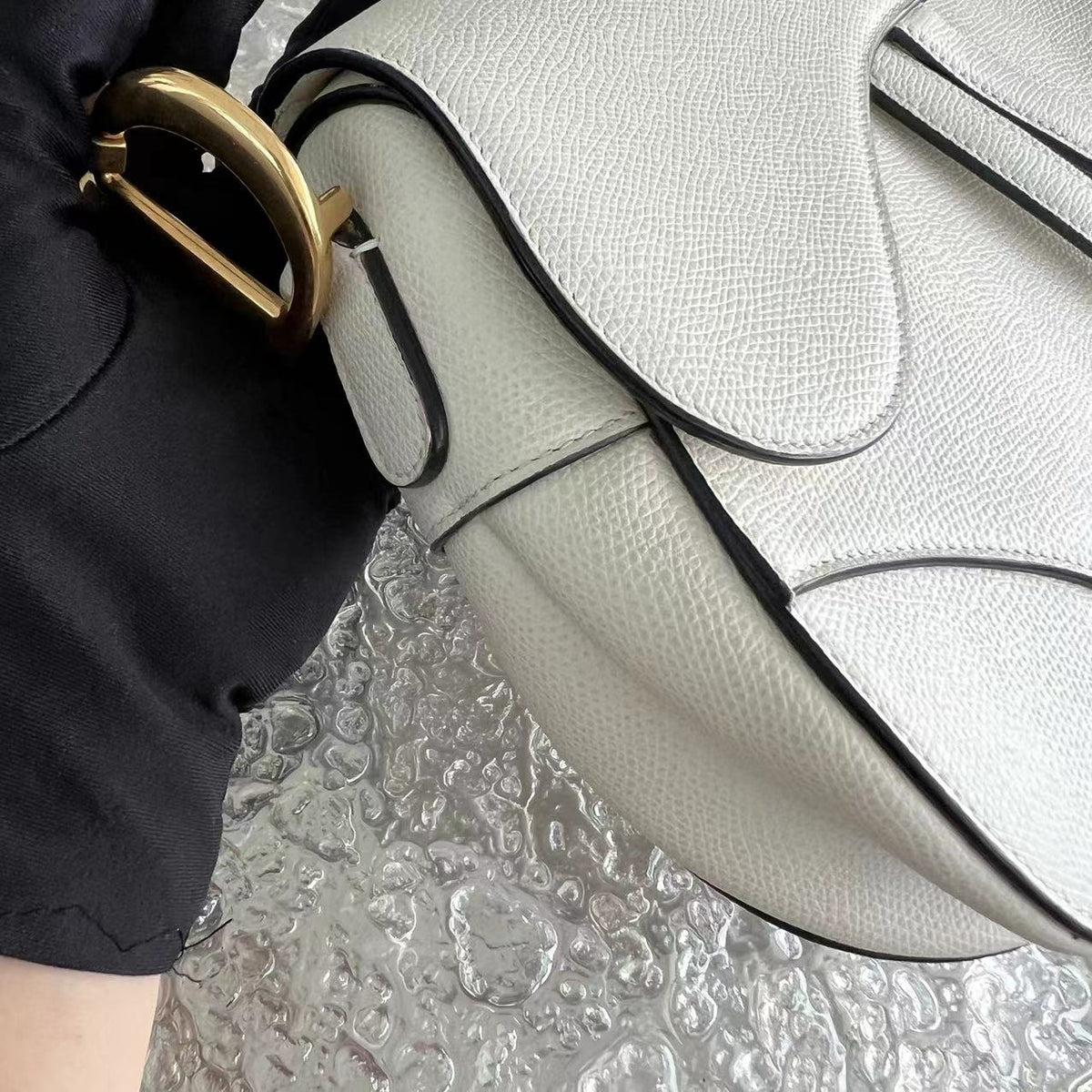 Saddle Medium Grained Calfskin White Golden Hardware