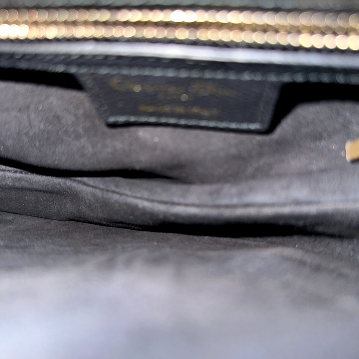 Saddle Medium Grained Calfskin Black GHW