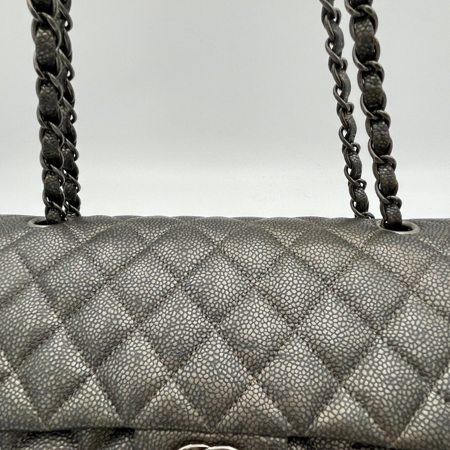 Timeless Classic Flap Medium Grey Shoulder Bag in Caviar Leather, Gunmetal hardware