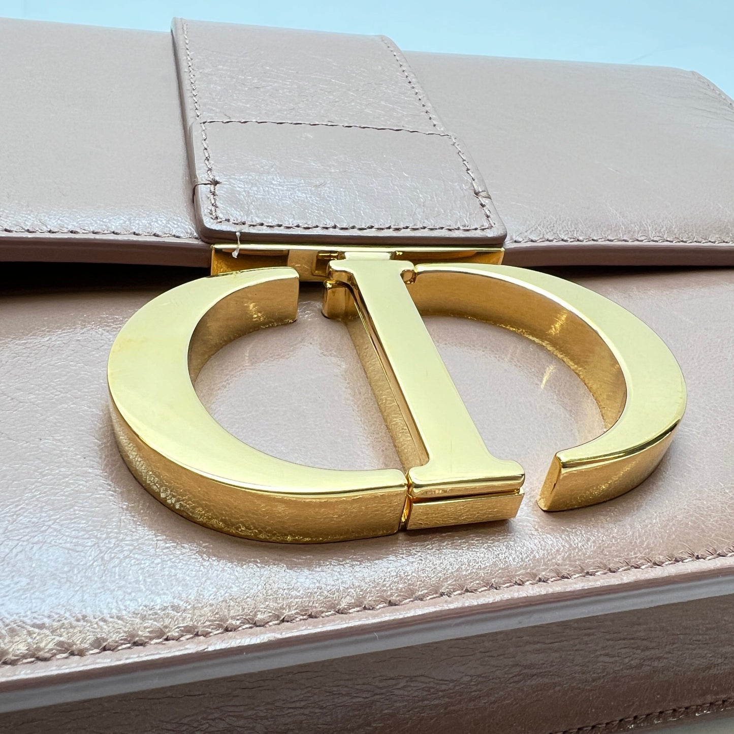 30 Montaigne Medium Pink Shoulder Bag in Calfskin, Gold hardware