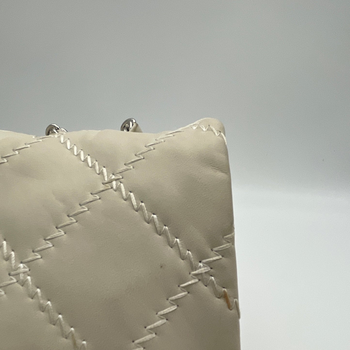 Ultra Stitch White Shoulder Bag in Lambskin, Silver hardware