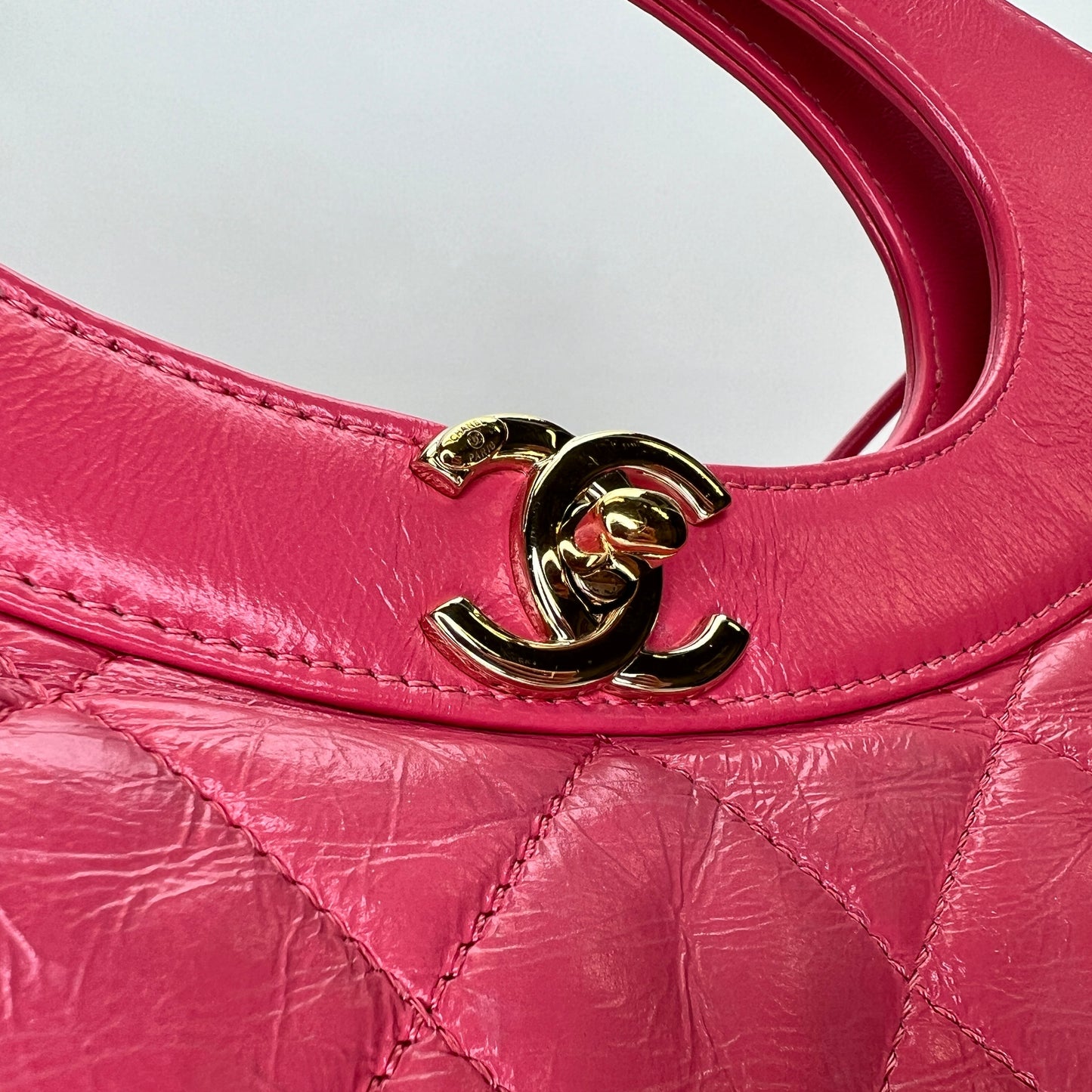 31 Shopping Medium Pink Tote Bag in Calfskin, Gold hardware