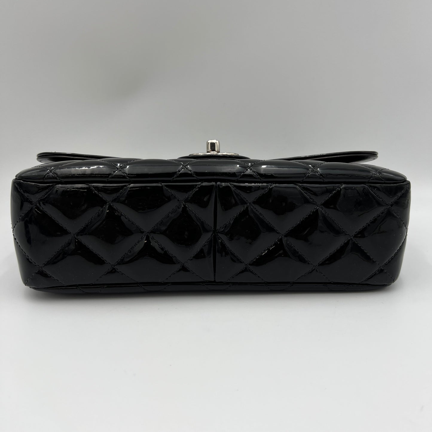 Coco Shine Medium Black Shoulder Bag in Patent Leather, Silver hardware