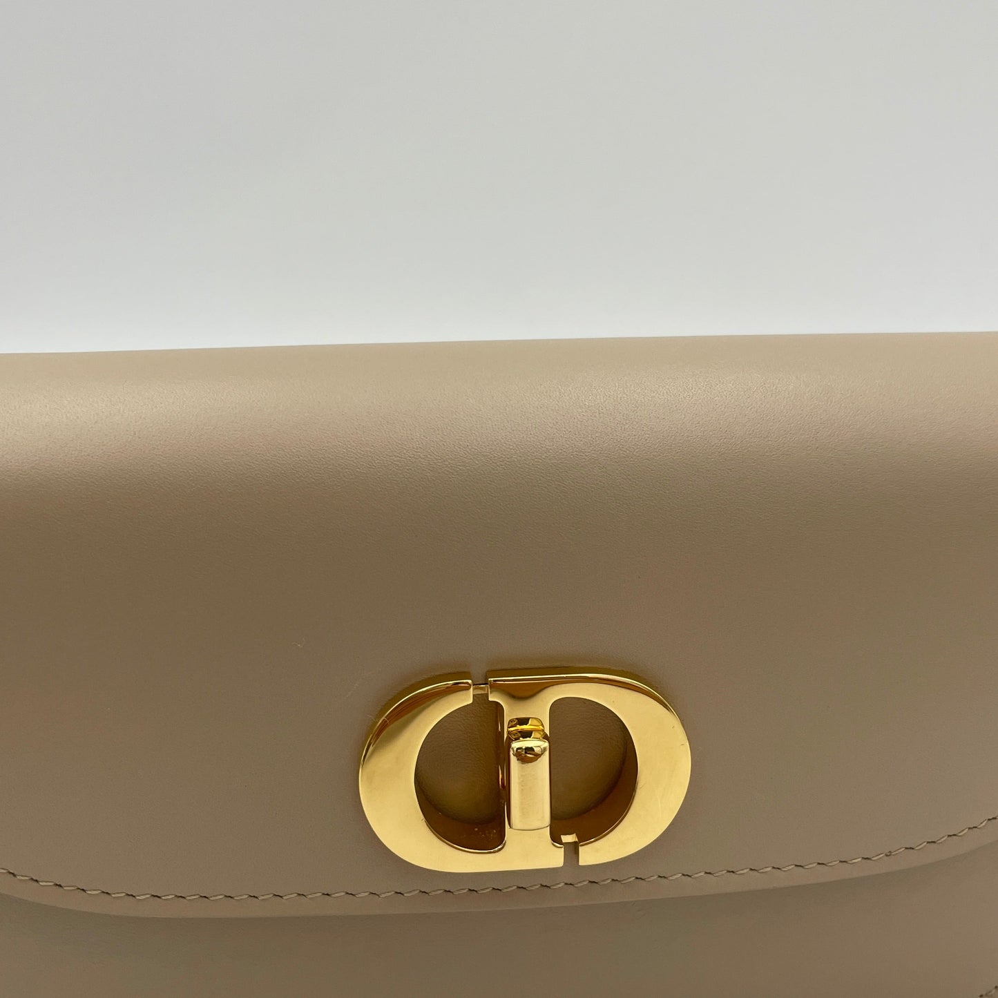 30 Montaigne Avenue Small Beige Crossbody Bag in Calfskin, Gold hardware