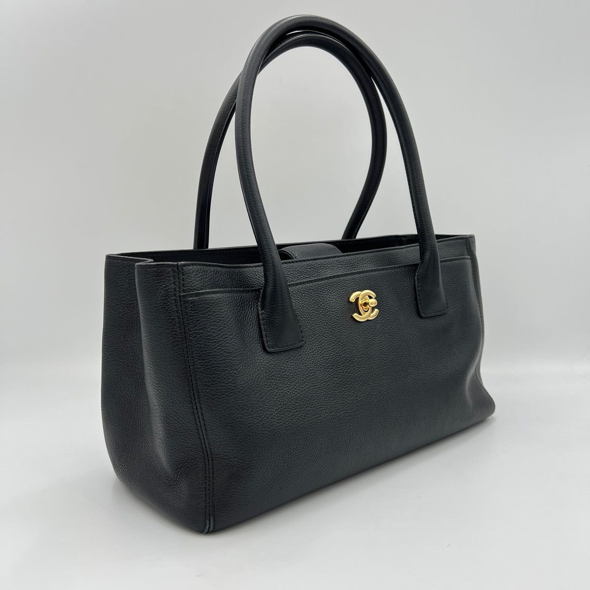 Executive Cerf Black Top Handle Bag in Calfskin, Gold hardware