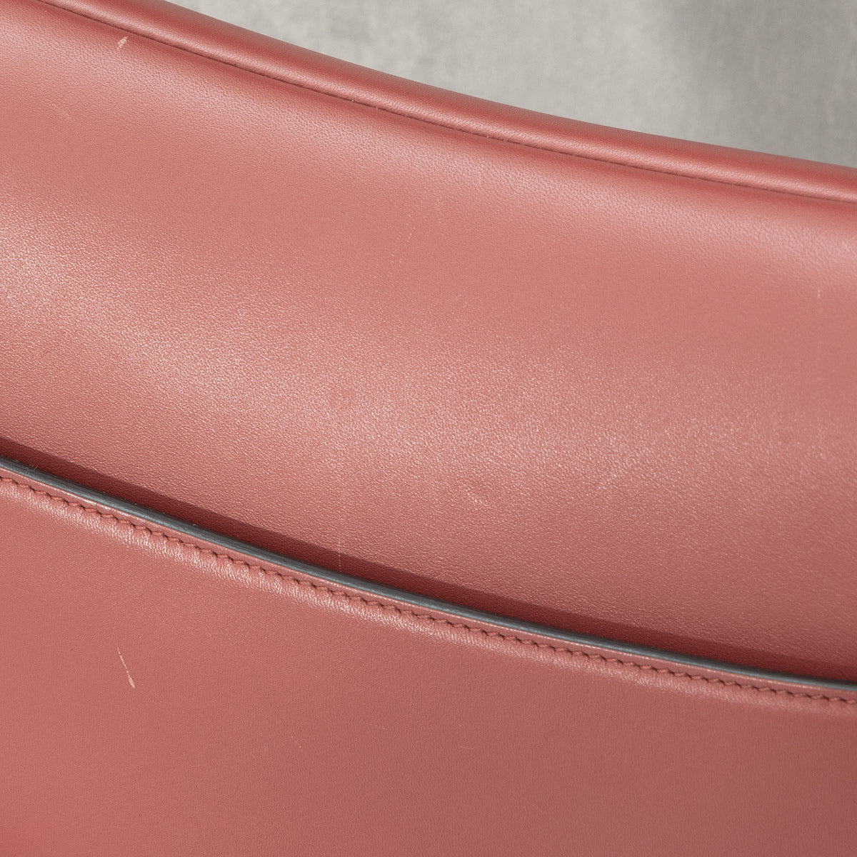 Saddle Medium Pink Shoulder Bag in Calfskin, Gold hardware