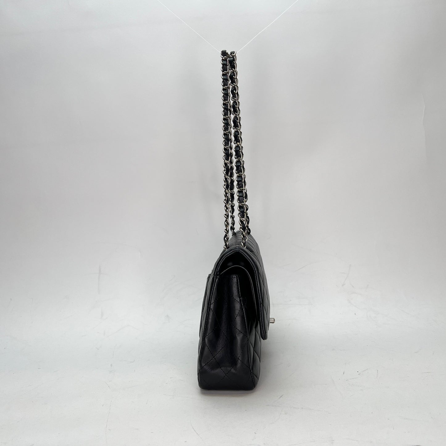 Classic Flap Medium Black Shoulder Bag in Lambskin, Silver hardware